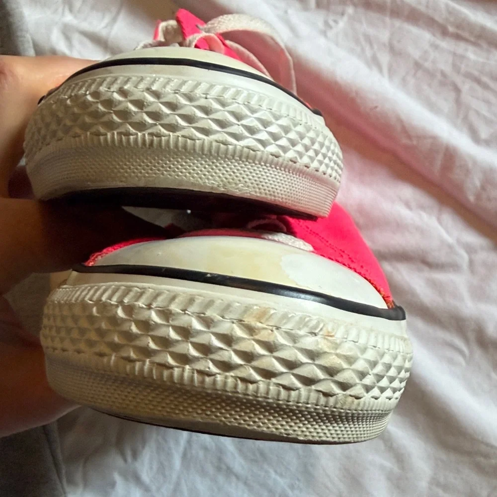 Converse Low Top Sneakers - Hot Pink Men’s8/Women’s 10 - Picture 12 of 13